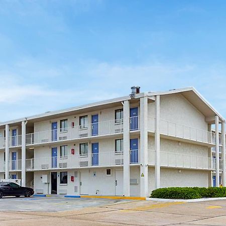 Super 6 Inn & Suites Baton Rouge Dış mekan fotoğraf