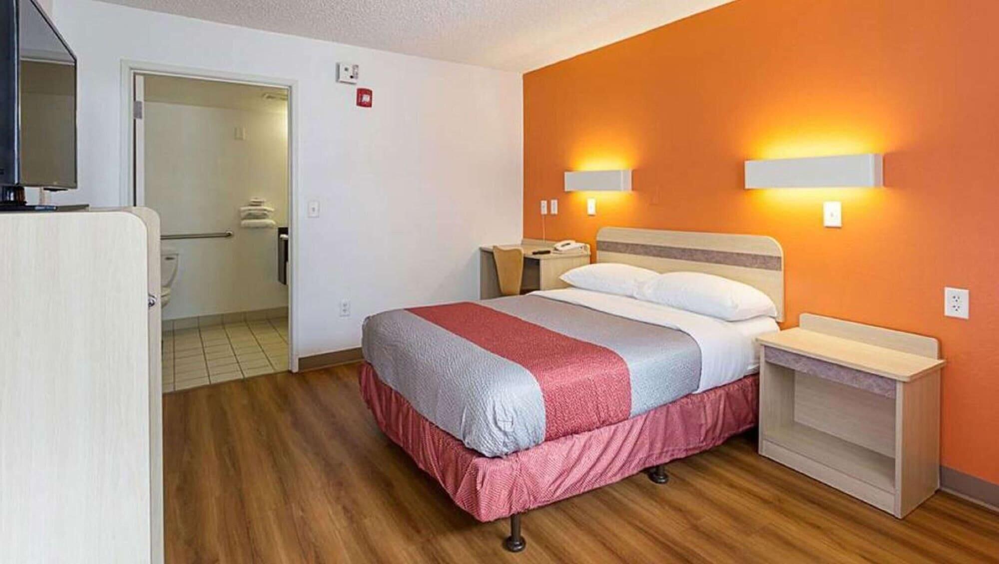 Super 6 Inn & Suites Baton Rouge Dış mekan fotoğraf