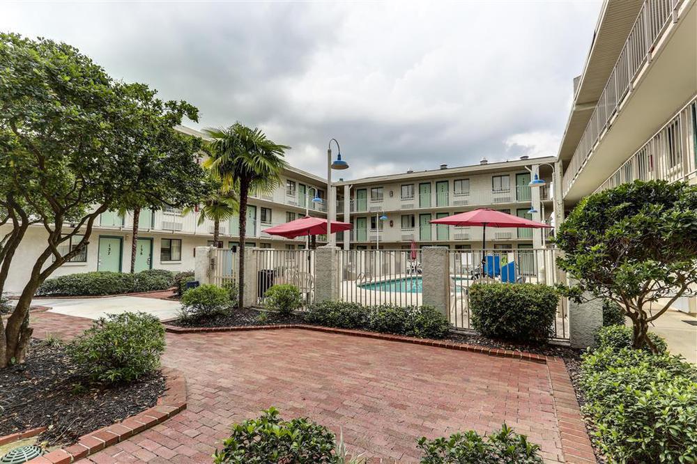 Super 6 Inn & Suites Baton Rouge Dış mekan fotoğraf