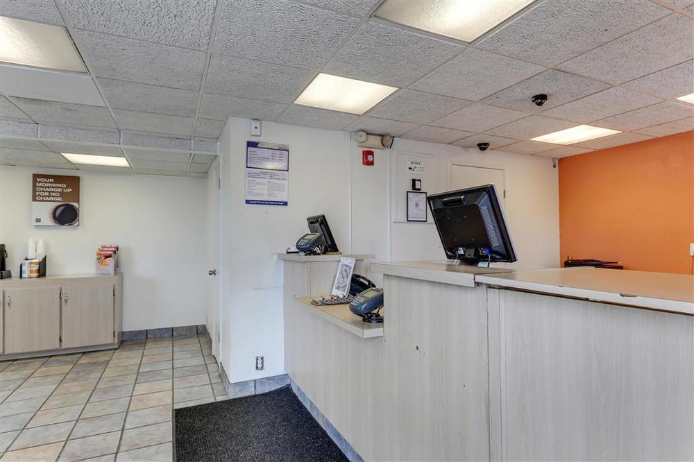 Super 6 Inn & Suites Baton Rouge İç mekan fotoğraf